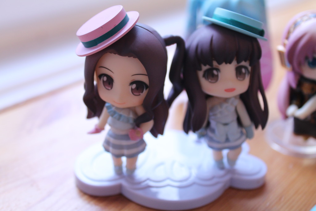 My petite Nendoroids of the pop duo from Japan, Claris. If you buy one of their albums the figures can use it as a stand! <3